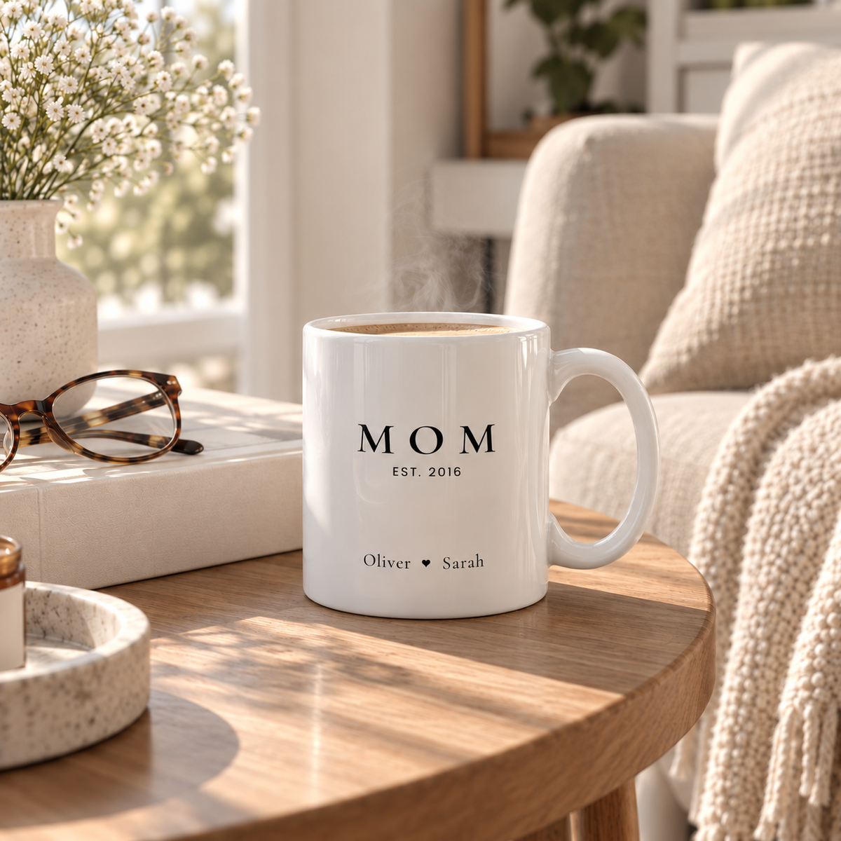 Minimalist personalized Mom mug with established year and children names
